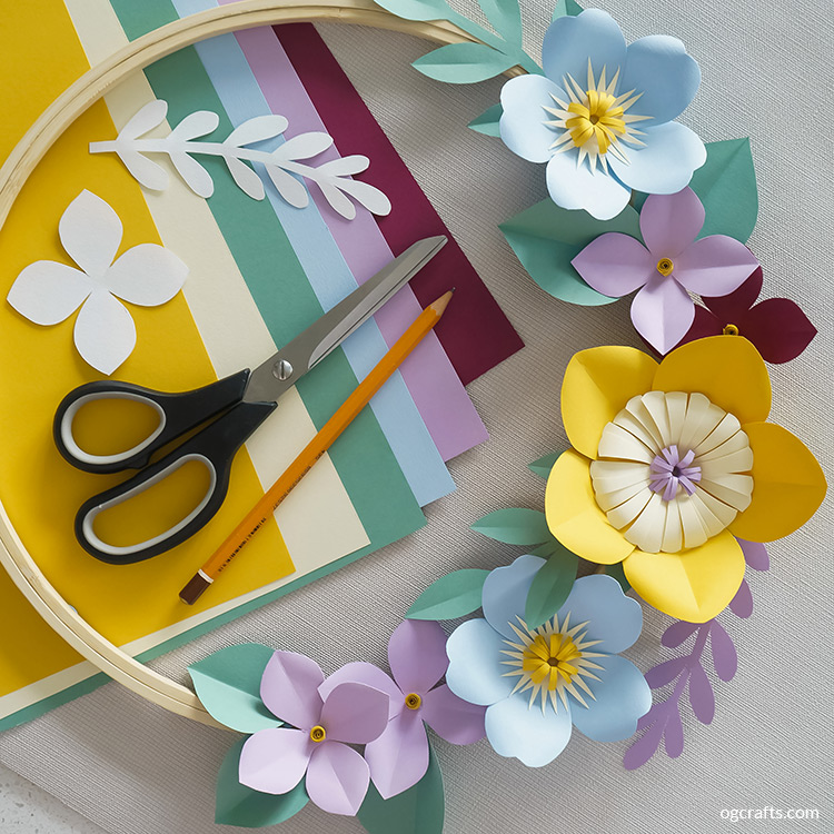 Easy Paper Wreath